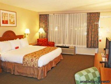 Ramada By Wyndham Asheville / Biltmore West Extérieur photo