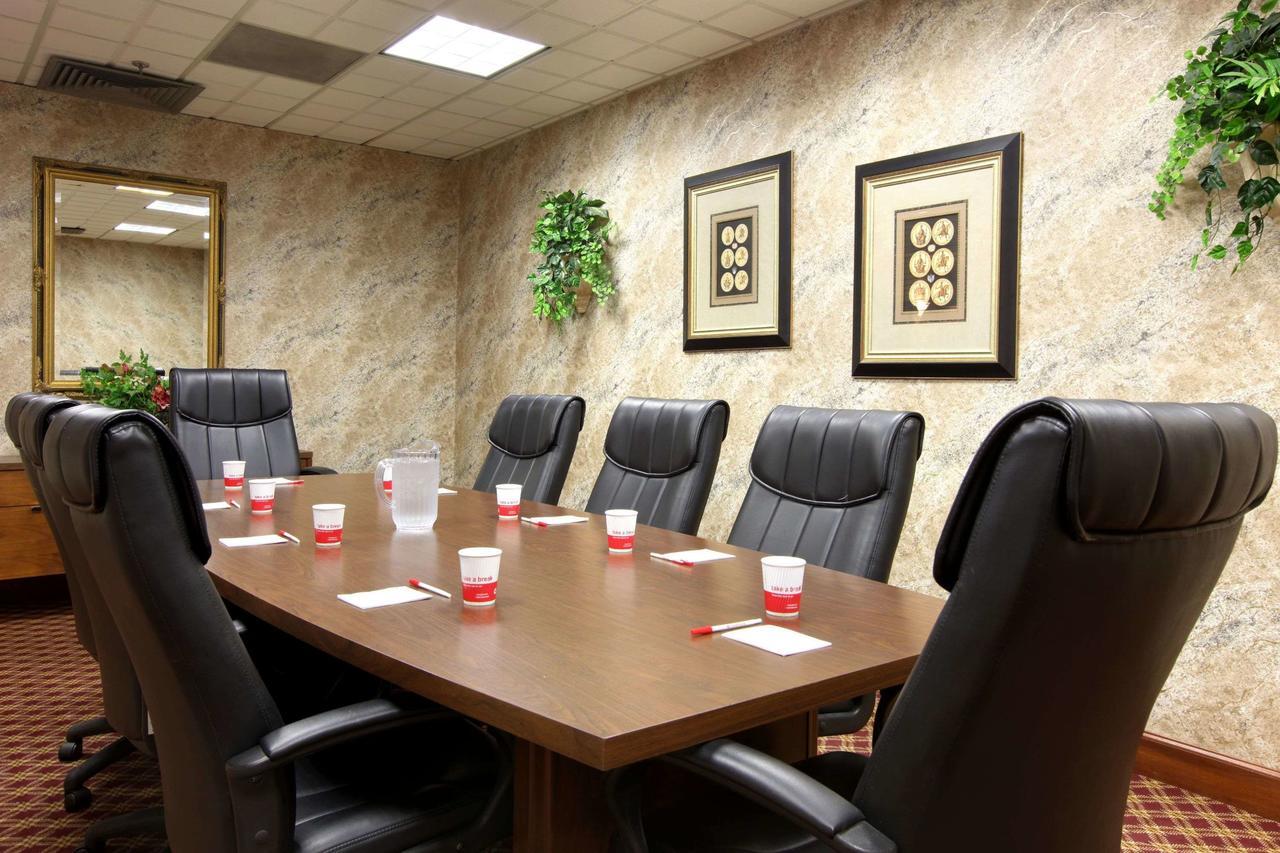 Ramada By Wyndham Asheville / Biltmore West Extérieur photo